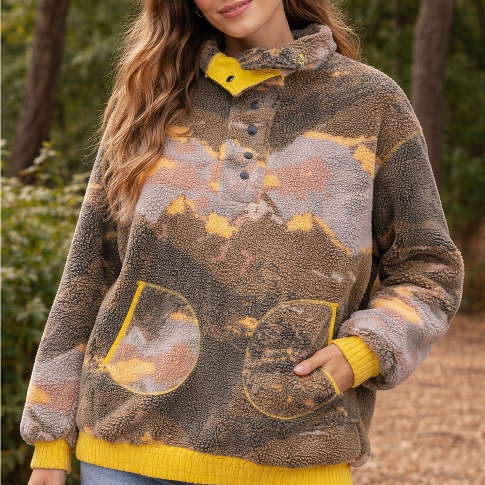 BDG Urban Outfitters Sherpa Fleece Pullover Jacket Size M Camo Yellow Trim